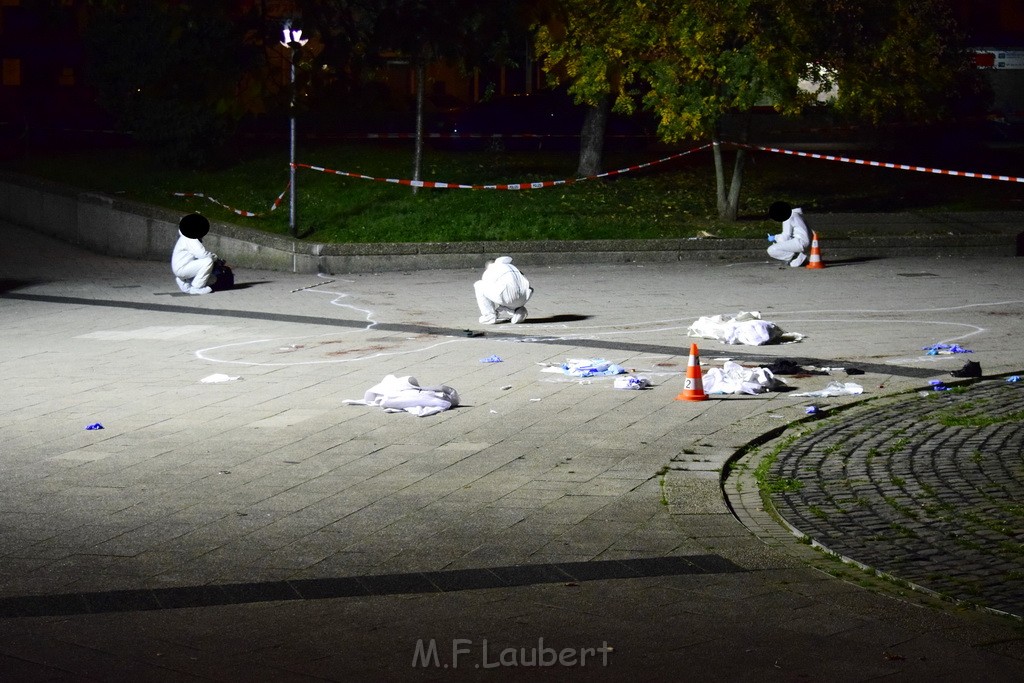 Einsatz BF Messerstecherei Koeln Neustadt Nord Eberplatz Platzmitte P139.JPG - Miklos Laubert